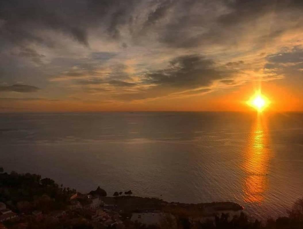 Blue Sky House Bed & Breakfast Taormina Exterior photo